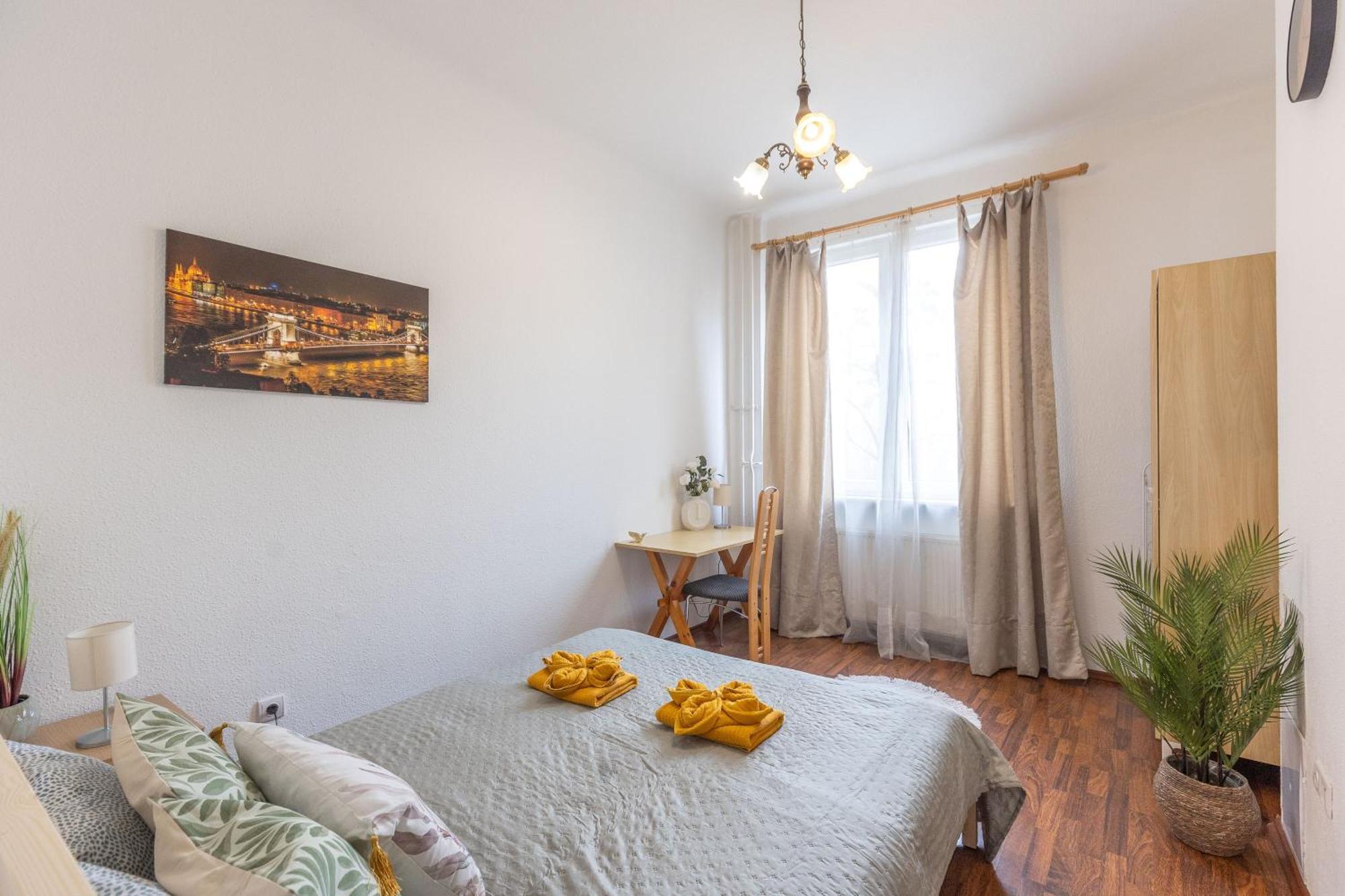 Riverside Balcony Apartment With View To Danube Budapest Exterior foto